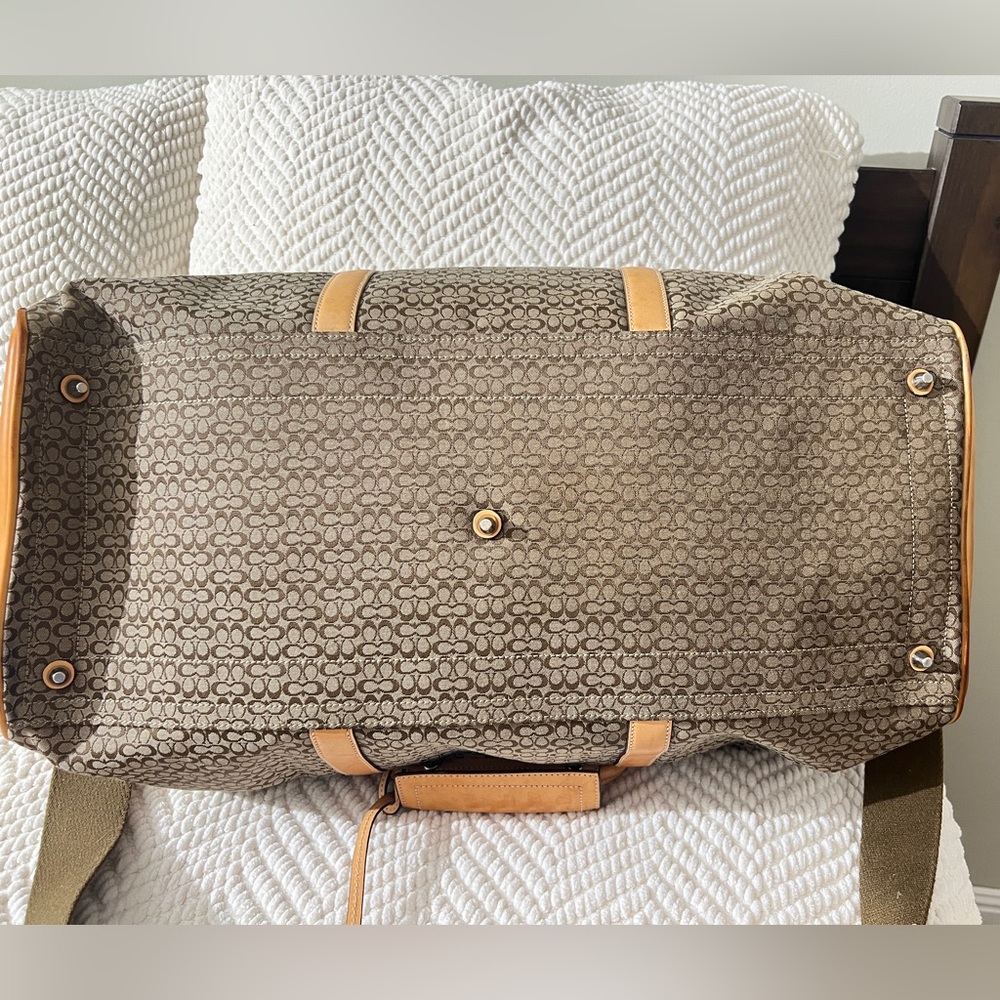 Coach Stylish Tan Leather and Brown Bag - Picture 2 of 15